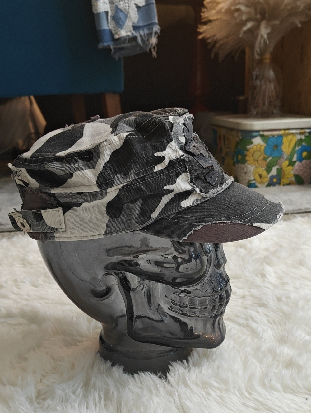 Y2K Disneyland Pirates of the Caribbean, Skull Patch Cap Black, Gray, White Camo - Picture 5 of 8